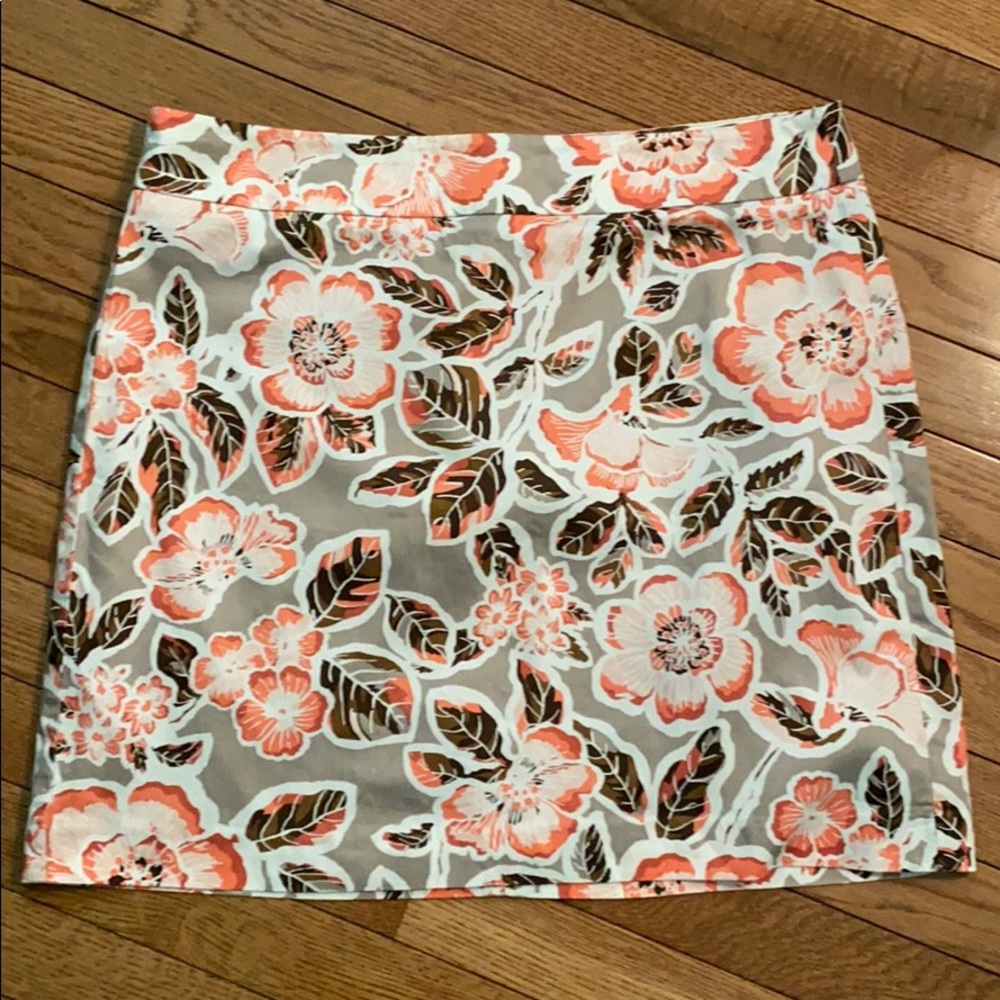 Loft cotton floral skirt fully lined.